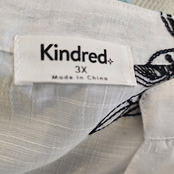 NWT Kindred Sleeveless Black and White Embroidered Floral V-Neck Blouse 3X - Picture 8 of 12
